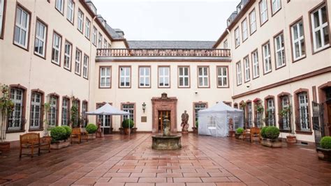 Bethmann bank fokuserer på forvaltning, rådgivning og planlægning af store private aktiver. Privatkundengeschäft: Credit Suisse verkauft an Bethmann ...