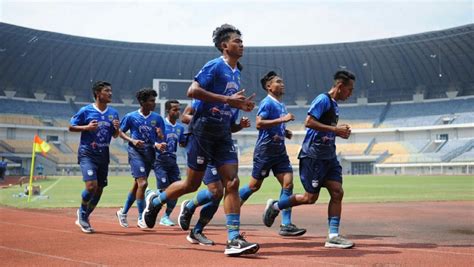 Daftar top skor liga 1 indonesia 2021. Persib Jumpa Bali United di Penyisihan Grup Piala Menpora 2021