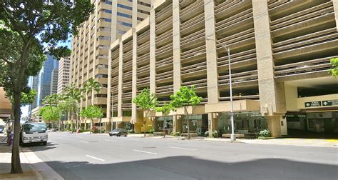 Investors only and may not be available in all states. Bishop Square Garage - Hollywood Location Hollywood Location