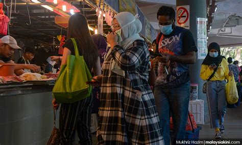 Kalau korang dapat gaji lebih dari rm2,000, nampaknya seksyen ini tak terpakai kepada korang. Covid-19: Apa akan jadi pada golongan pekerja mulai esok?