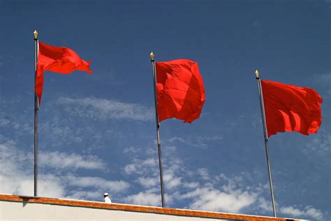 Defying Logic Kraken Raises More Red Flags After Attacking Bloomberg