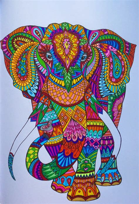 40 kleurplaten met mandala's gemaakt met vlinders. Het enige echte 'Kleurboek voor Volwassenen' - Girlscene Forum | Kleurboek, Olifant kunst ...