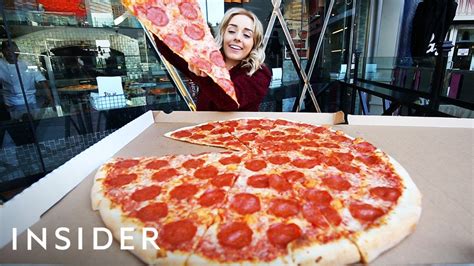 Biggest Pizza In Las Vegas Is 30 Inches Youtube