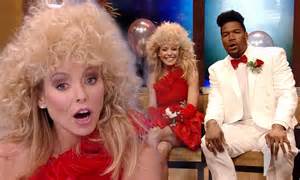 Kelly Ripa Dons Frizzy Wig And A Recreation Of Her Own Prom Dress For