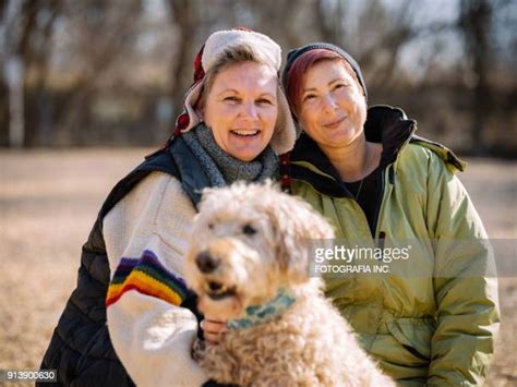 Older Lesbians Photos Et Images De Collection Getty Images