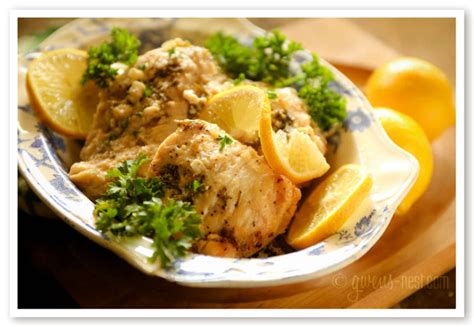 Consider us, and your crock pot, your best friends for making family meals that everyone will devour. Crock Pot Chicken Recipes- Lemon Garlic Chicken | Gwen's Nest