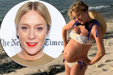 Pregnant Chloe Sevigny Shows Off The First Look At Her Blossoming Baby Bump Boombuzz