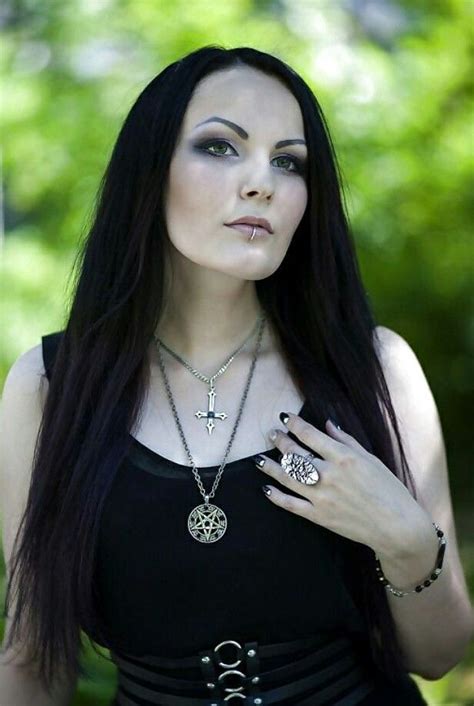 black metal girl vintage fashion renaissance dresses medieval dress goth beauty dark beauty