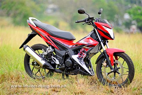 There are four colour options for the rs150r with the base model, priced at a recommended showroom price of rm8,199, coming in trico, pearl magellanic black. FIRST IMPRESSION - Honda RS150 | Inside Racing