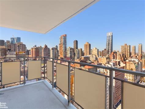 Mayfair Towers 15 West 72nd Street Unit 27g 2 Bed Apt For Sale For 1995000 Cityrealty