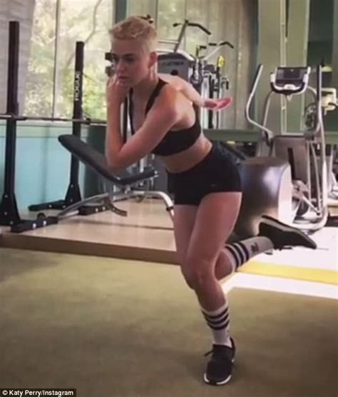 Katy Perry Shows Off Ultra Trim Figure During Workout Daily Mail Online
