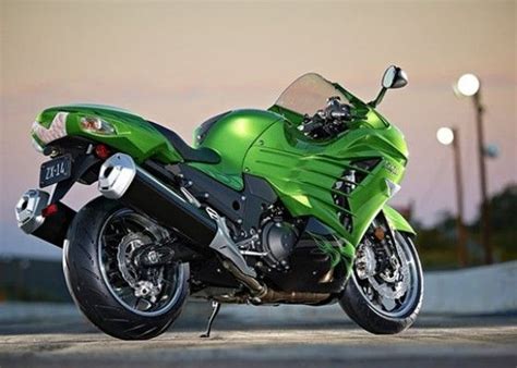 Top 10 fastest accelerating motorcycles in the world 2016. Kawasaki ninja zx-14r, fastest accelerating production ...