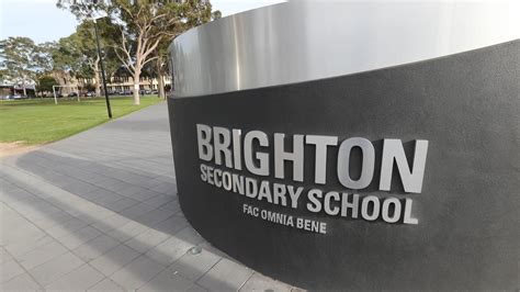 Brighton Primary School Warns Students And Parents About Man Following