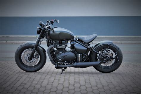 Umgebautes Motorrad Triumph Bonneville Bobber Black Von Stärker Profil