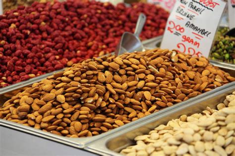 Kacang panggang adalah sumber protein yang sangat baik dan dapat digunakan dengan jayanya dalam diet penurunan berat badan. Kacang Tanah Cocok Untuk Diet, Memang Berapa Kalori Kacang ...