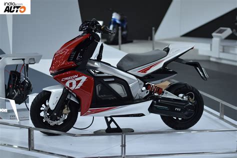 Tvs Creon Electric Scooter Concept Showcased At Auto Expo 2018 Price