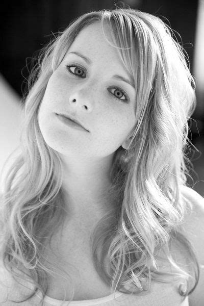 Melissa Rauch Aka Bernadette From Big Bang Theory Hottest Celebrities
