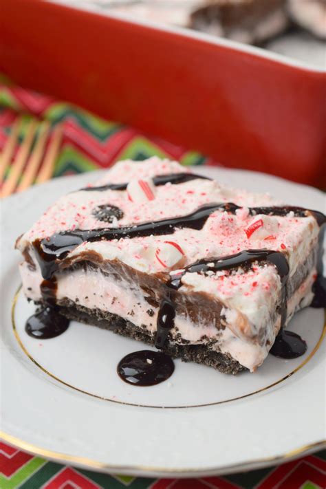 Layered Peppermint Holiday Dessert Who Needs A Cape Desserts Peppermint Dessert Delicious