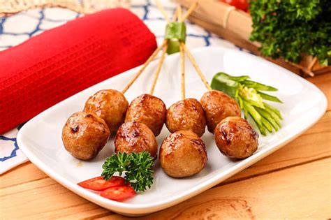 In bandung, west java, there is a type of bakso called bakso cuanki, which is quite similar with bakso malang. Bakso Ikan Bakar | Resep dari Dapur KOBE