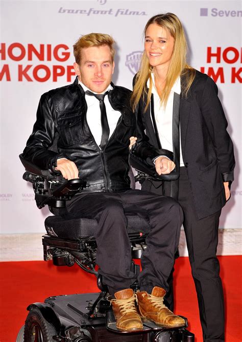 Von 2012 bis 2014 spielte sie die figur in der telenovela. Samuel Koch + Sarah Elena Timpe: Liebesauftritt in Berlin ...
