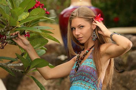 Anjelica Ebbi Jewelry Blue Pattern Dress Blonde Red Flower In Her