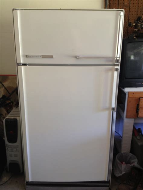 Buy products such as frigidaire 18 cu. 1968 GM Frigidaire Refrigerator-Freezer antique appraisal ...