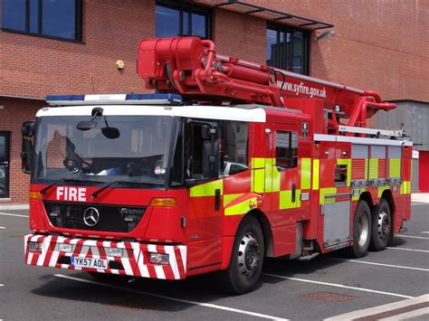 South Yorkshire Fire And Rescue Service Mercedes Ebonics Combined Aerial