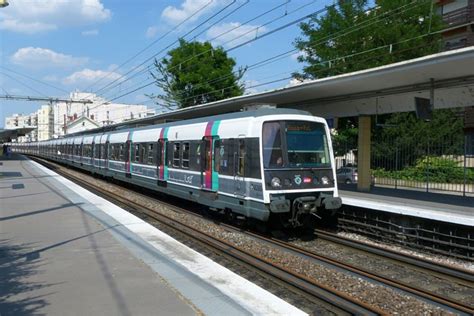 Transports Le Rer C Et La Ligne N Du Transilien Perturbés Lundi En
