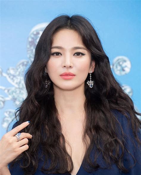 This led to her being cast in a small role in her first. Song Hye Kyo To Make Her First Public Appearance In Korea ...