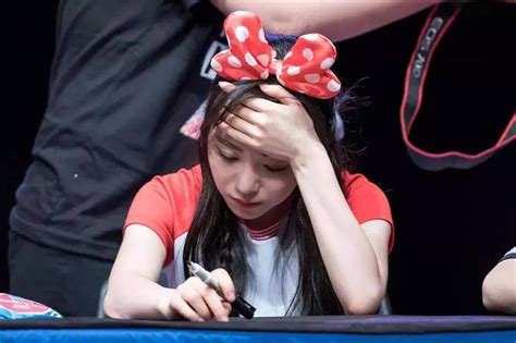 Mina is currently signed to woori actors. AOA's Mina Confesses She Cried After Being Scolded by a ...