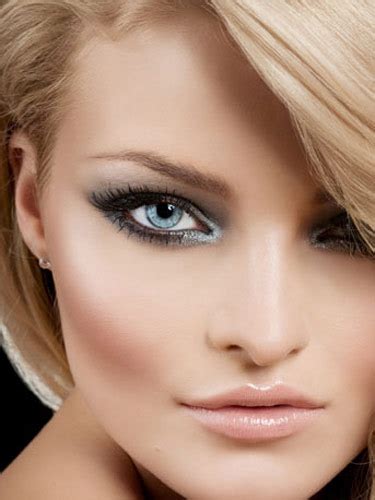 Maquillage De Mariée Pour Yeux Bleus Coiffure Mariage