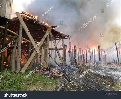 Manaus Brazil Nov 27 Large Fire Destroys Countless Stilt Houses In