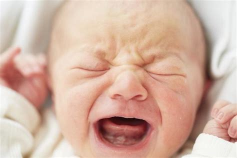 Dealing With Colic How To Calm A Crying Baby Kids In The House