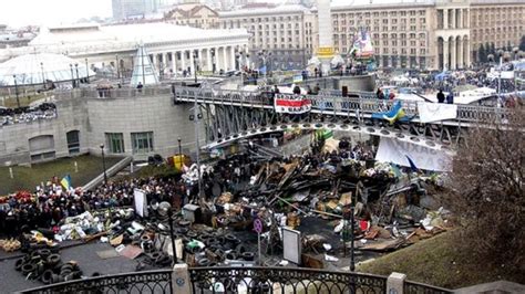 Ukraines Maidan Protesters Stand Their Ground Bbc News