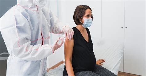 The interval between moderna doses is 28. Las vacunas Pfizer y Moderna no muestran señales de alerta ...
