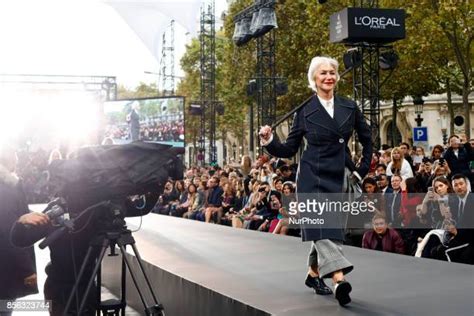 Helen Mirren Walks The Runway During The Le Defile Loreal Paris Show Photos And Premium High Res