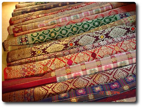 From blowguns to exotic animals, discover the lovely and unique souvenirs you can get in tropical the magnet on the fridge is probably one of the most common souvenirs you can pick up on a trip. Popular Malaysian Souvenirs - USD Holiday Malaysia
