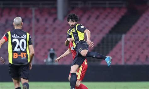 حيث يؤكد هذا المصدر ان احمد حجازي سوف يكون متواجد في منتخب مصر بالتأكيد ولكن هناك أزمة في الحجر الصحي بالسعودية حيث يجب على الأشخاص الوافدين الى السعودية البقاء عدة أيام. الاتحاد العربى يعلن غياب أحمد حجازى عن نهائى البطولة ...