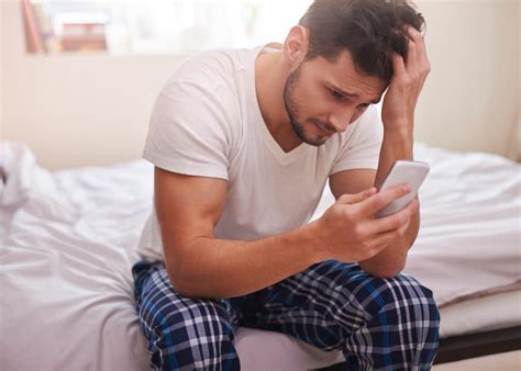 Waking Up With Your Smartphone In The Morning Is Convenient But Is It Wise