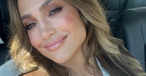 Jennifer Lopez Deelt Nieuwe Lingeriefoto Zo Elegant Zita