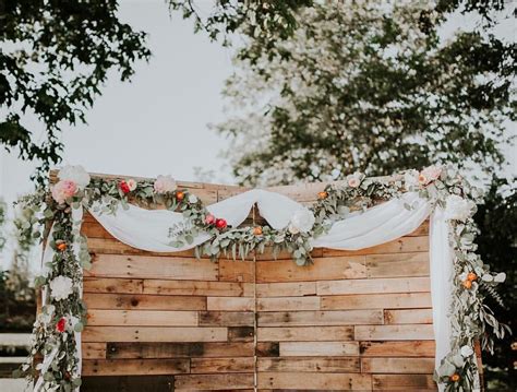 38 Floral Wedding Backdrop Ideas For 2020 Mrs To Be