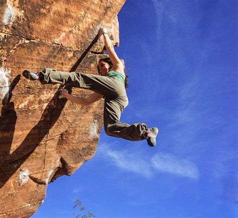 Rock Climbing Climbing Girl Rock Climbing Rappelling Pose Reference