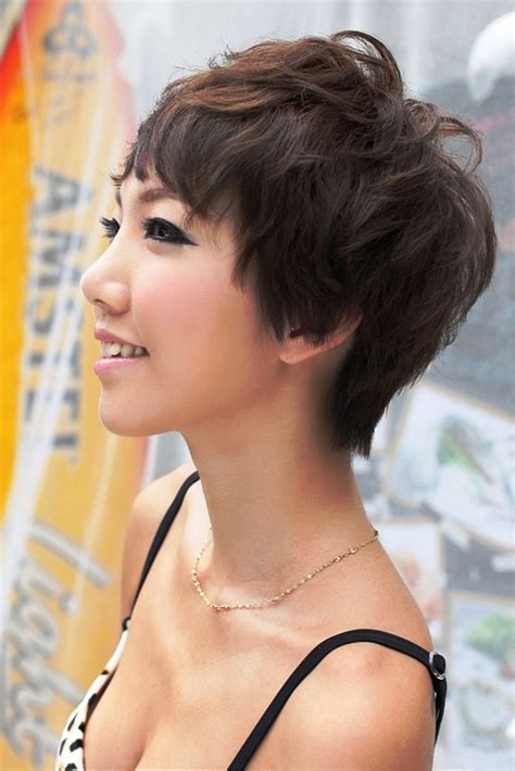 Anyone with long hair and curls with waves on the entire head, and this style looks quite chic. Pictures of Sexy Japanese Girls Short Haircut