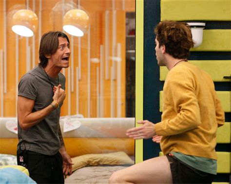 Scherzi che hanno fatto sorridere tutti, anche da casa. Tommaso Zorzi si dichiara al concorrente del GF Vip: "Mi ...