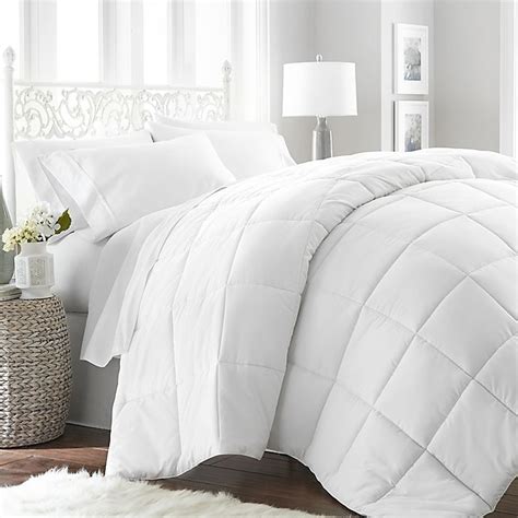 Home Collection All Seasons Down Alternative Queen Comforter In White