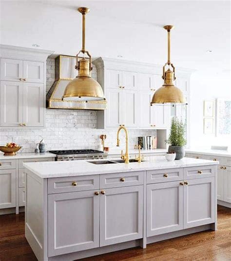 And, it's easy to see why with this collection of traditional, modern, cottage and contemporary white kitchens that go way beyond boring. 28 Antique White Kitchen Cabinets Ideas in 2019 - Liquid Image