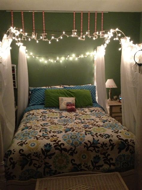 Since our bedrooms are where we go to rest and recharge after long days, we want them to be as comfortable as possible. cool room ideas for teens girls with lights and pictures ...