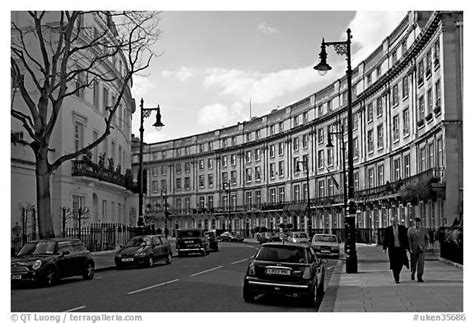 Black And White Picturephoto Street And Townhouses Crescent London