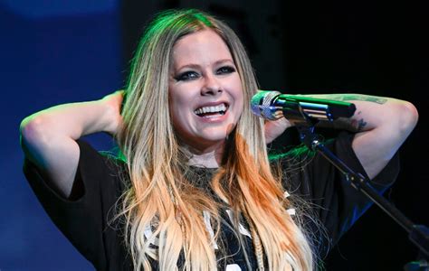 Avril Lavigne Is Going To Adapt ‘sk8r Boi Story For A Film Laptrinhx News