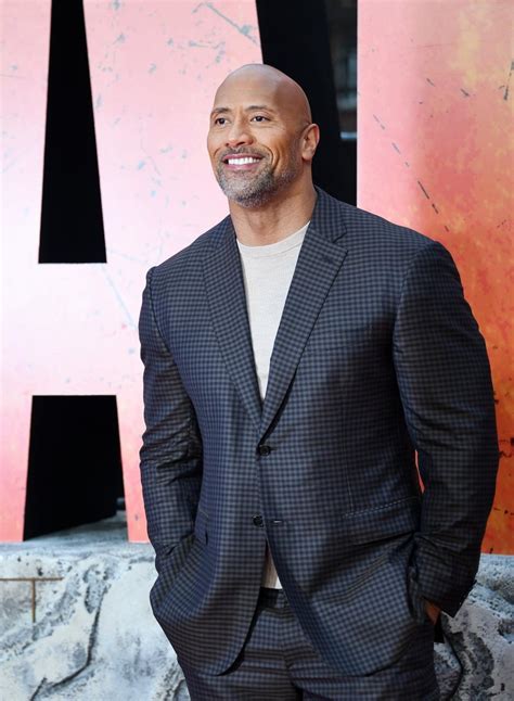 Dwayne douglas johnson, also known as the rock, was born on may 2, 1972 in hayward, california. Dwayne Johnson: la copiosa comida para saltarse la dieta